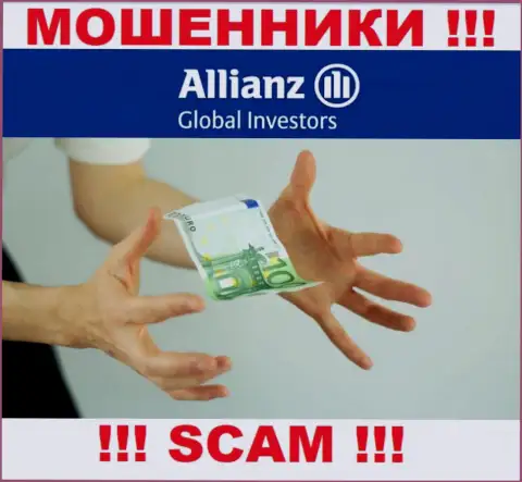 В дилинговом центре Allianz Global Investors требуют оплатить дополнительно комиссионный сбор за возврат денежных активов - не делайте этого